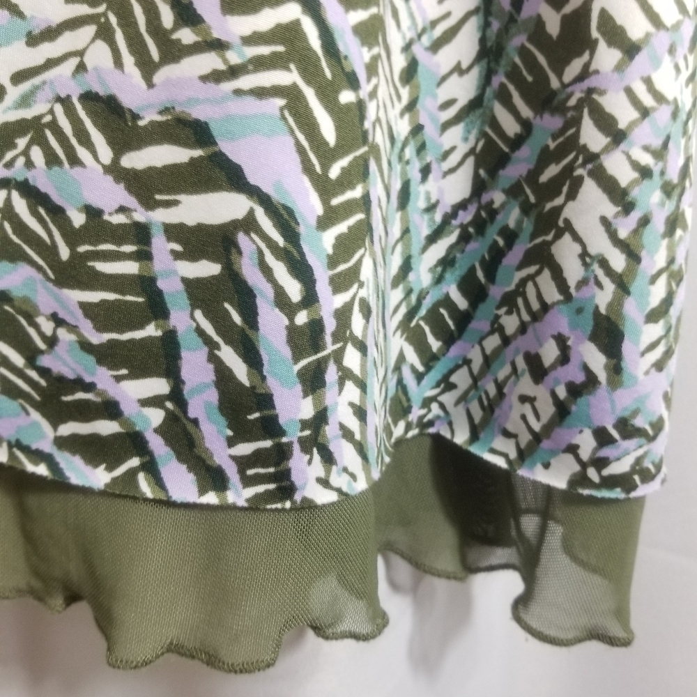 Penningtons Green Patterned V-Neck Layered Tank - Picture 7 of 10